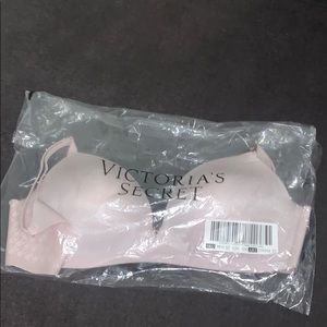 Victoria’s Secret Lightly Lined Wireless Bra